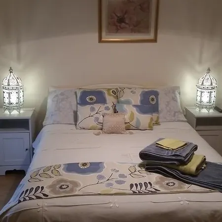 Guest house The Wolf Dog Tavern Killala