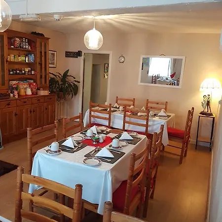 Guest house The Wolf Dog Tavern *